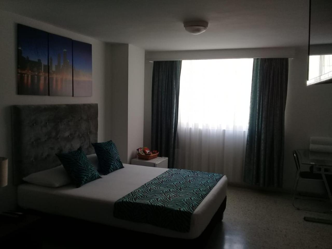 Torre De Granada Hotell Cali Exteriör bild